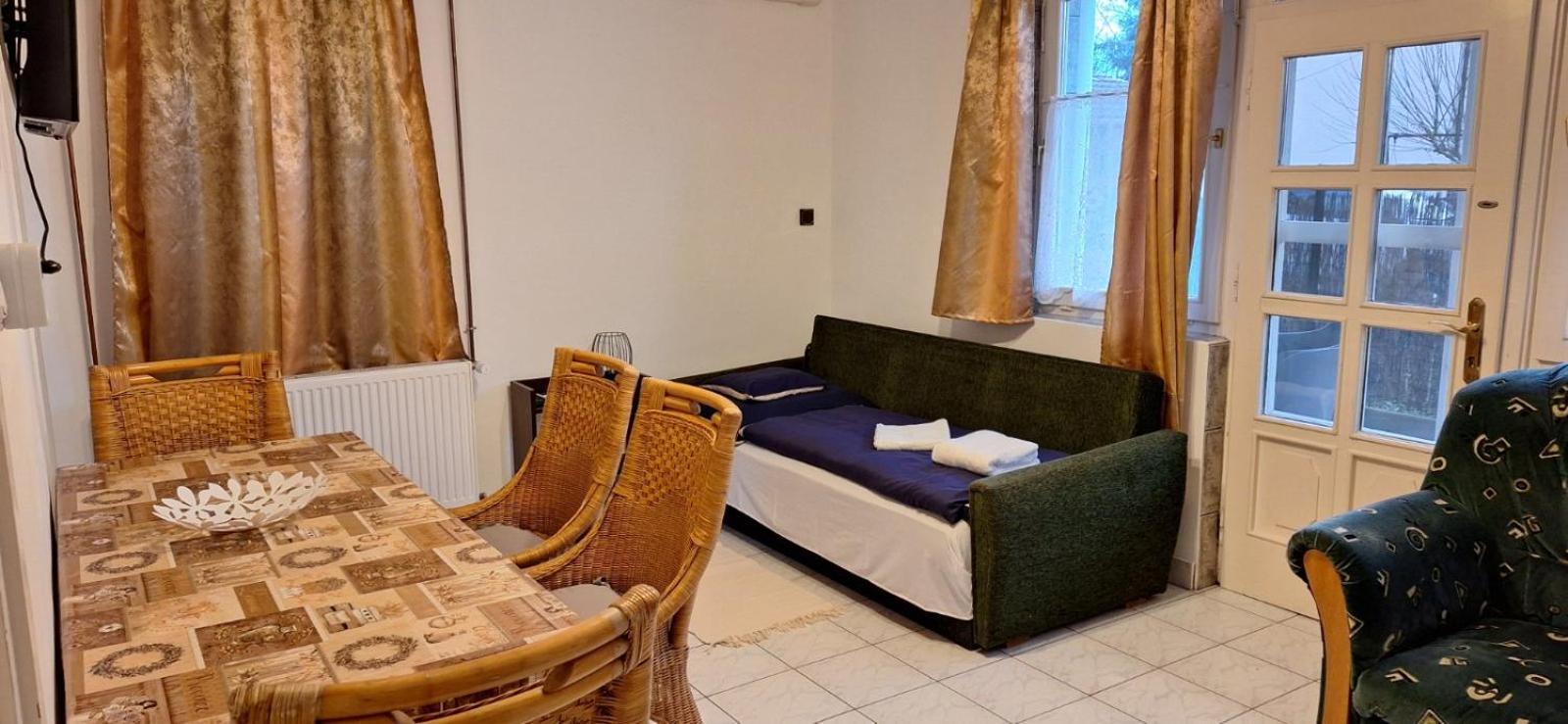Ferienwohnung Benitta Vendégház Hajdúszoboszló Exterior foto