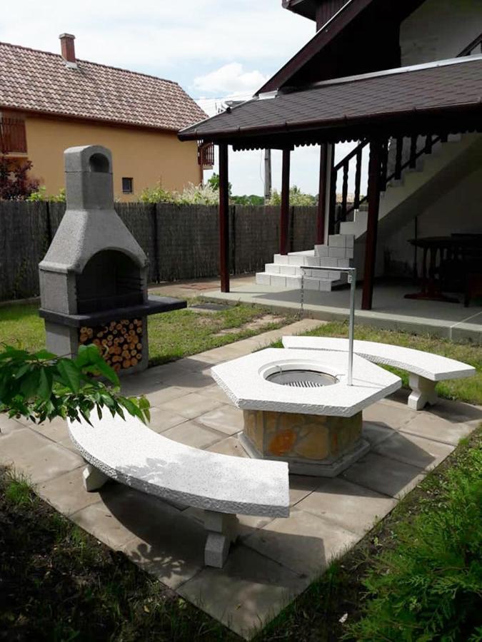 Ferienwohnung Benitta Vendégház Hajdúszoboszló Exterior foto